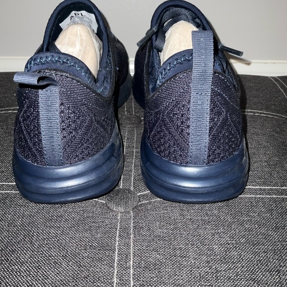 APL: Athletic Propulsion Labs Techloom Propulsion Labs Phantom Sneakers - Picture 8 of 8